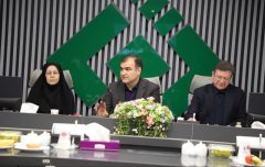 بیمه مركزی در اداره شركت‌ها دخالت نمی‌كند اما با اختلال در بازار برخورد خواهد كرد
