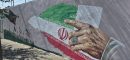 مزین شدن ورودی مراسم تشییع در منطقه ۸ با نقاشی‌های دیواری “رهبر شهید”