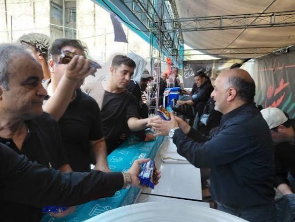 از حضور رییس کل بیمه مرکزی در موکب بیمه دی تا خدمت بی تکلف مدیرعامل به زائران