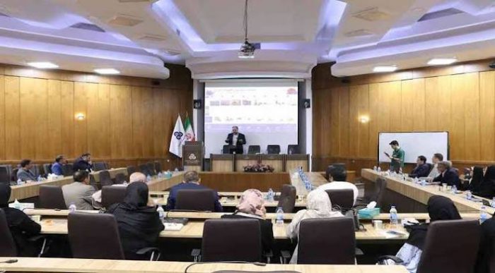 اولین نشست تخصصی سرمایه گذاری و توسعه فرآورده های طبیعی با موضوع ” فرآورده های طبیعی ، افق های نوین سرمایه گذاری“ برگزار شد