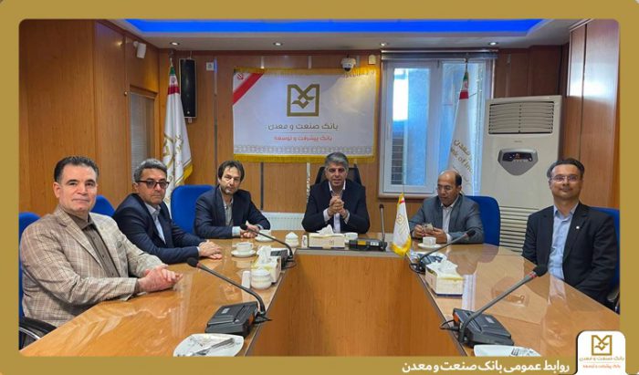 بازدید معاون مهندسی و پشتیبانی بانك صنعت و معدن از مدیریت‌های استانی آذربایجان شرقی و غربی