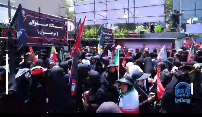 خدمات‌رسانی موکب شعبه آزادی بیمه آسیا به سوگواران رهبر شهید مقتدر ایران