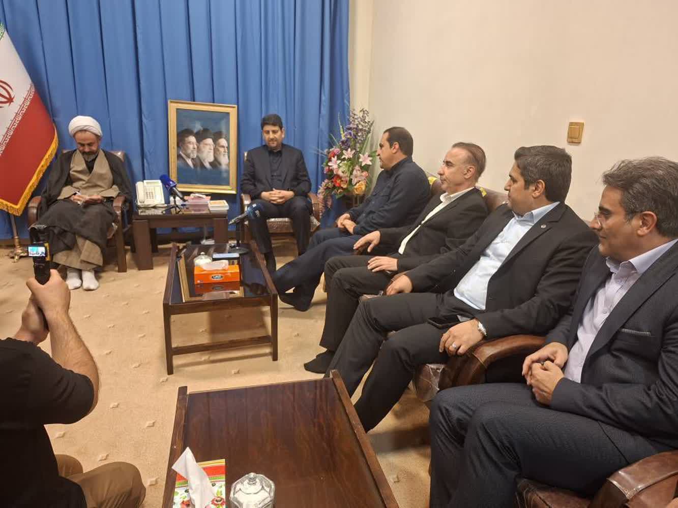دیدار مدیرعامل پست‌بانک ایران با نماینده ولی‌فقیه در استان ایلام